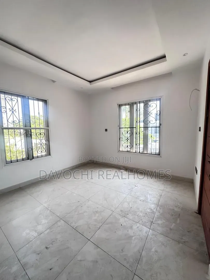 4bdrm Maisonette in Victoria Island Extension for sale