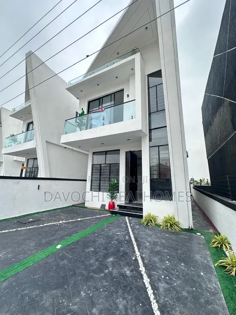 4bdrm Duplex in Ikota for sale