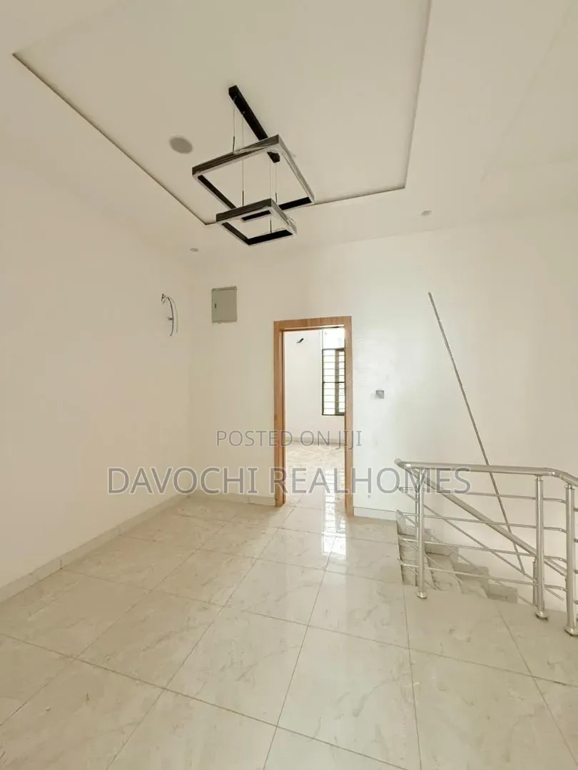 3bdrm Duplex in Chevron for sale