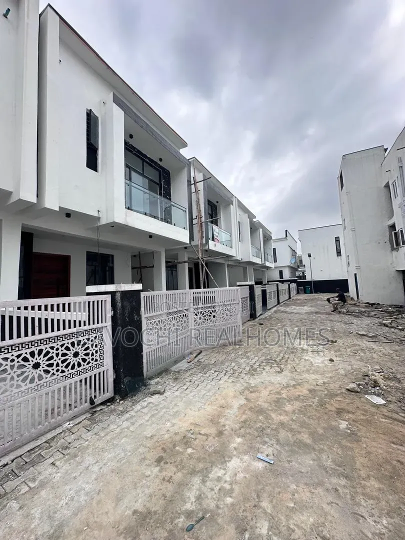 4bdrm Duplex in Ikota for sale