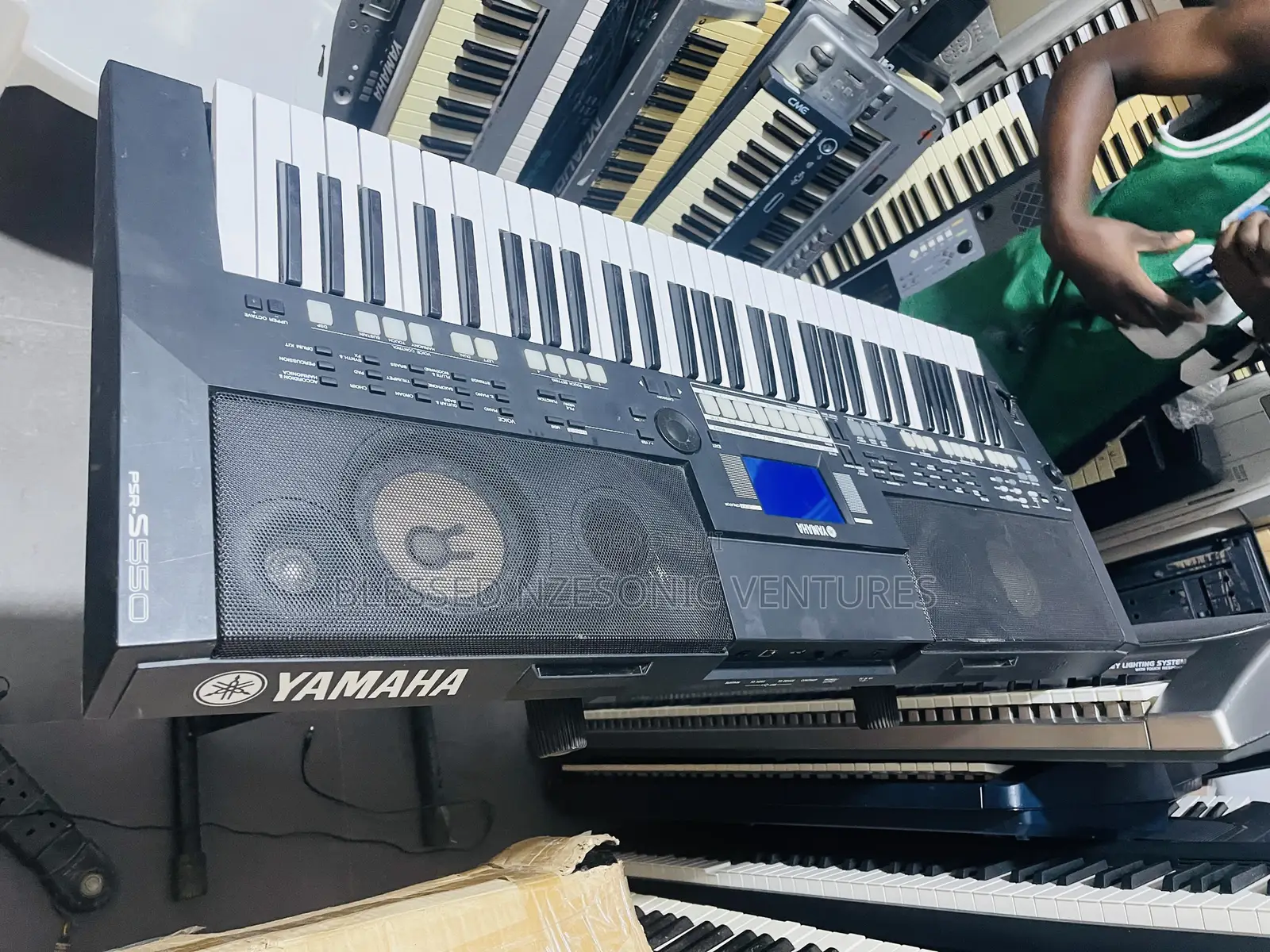 Tokunbo PSR 550