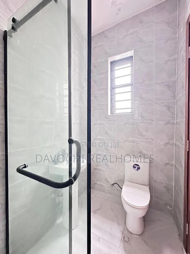 4bdrm Duplex in Ikota for sale
