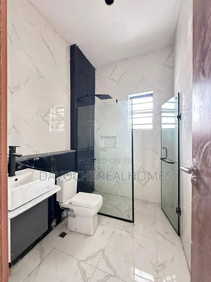 4bdrm Duplex in Ikota for sale