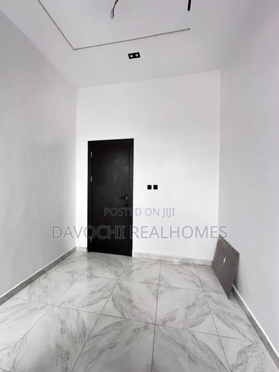 5bdrm Duplex in Off Lekki-Epe Expressway for sale