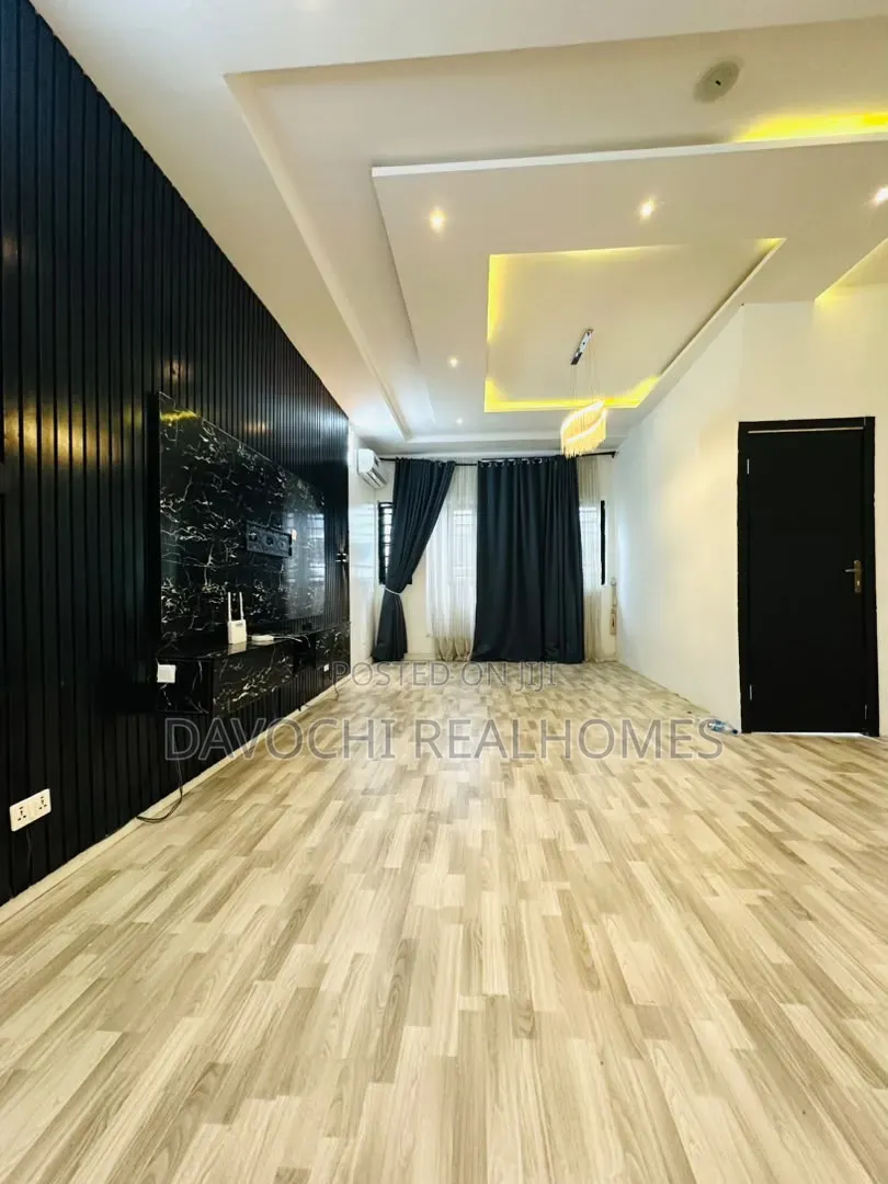 Furnished Mini Flat in Chevron for rent