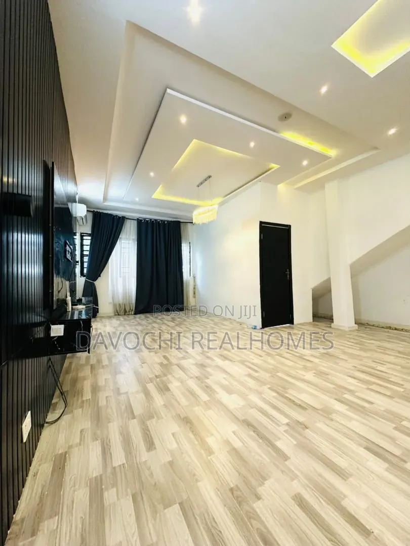 Furnished Mini Flat in Chevron for rent