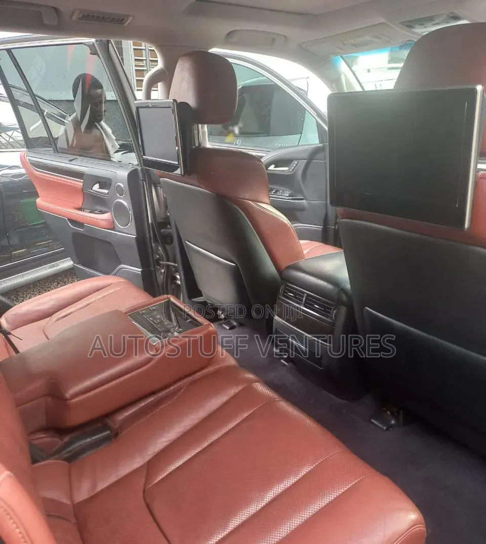 Lexus LX 570 AWD 2018 Gold