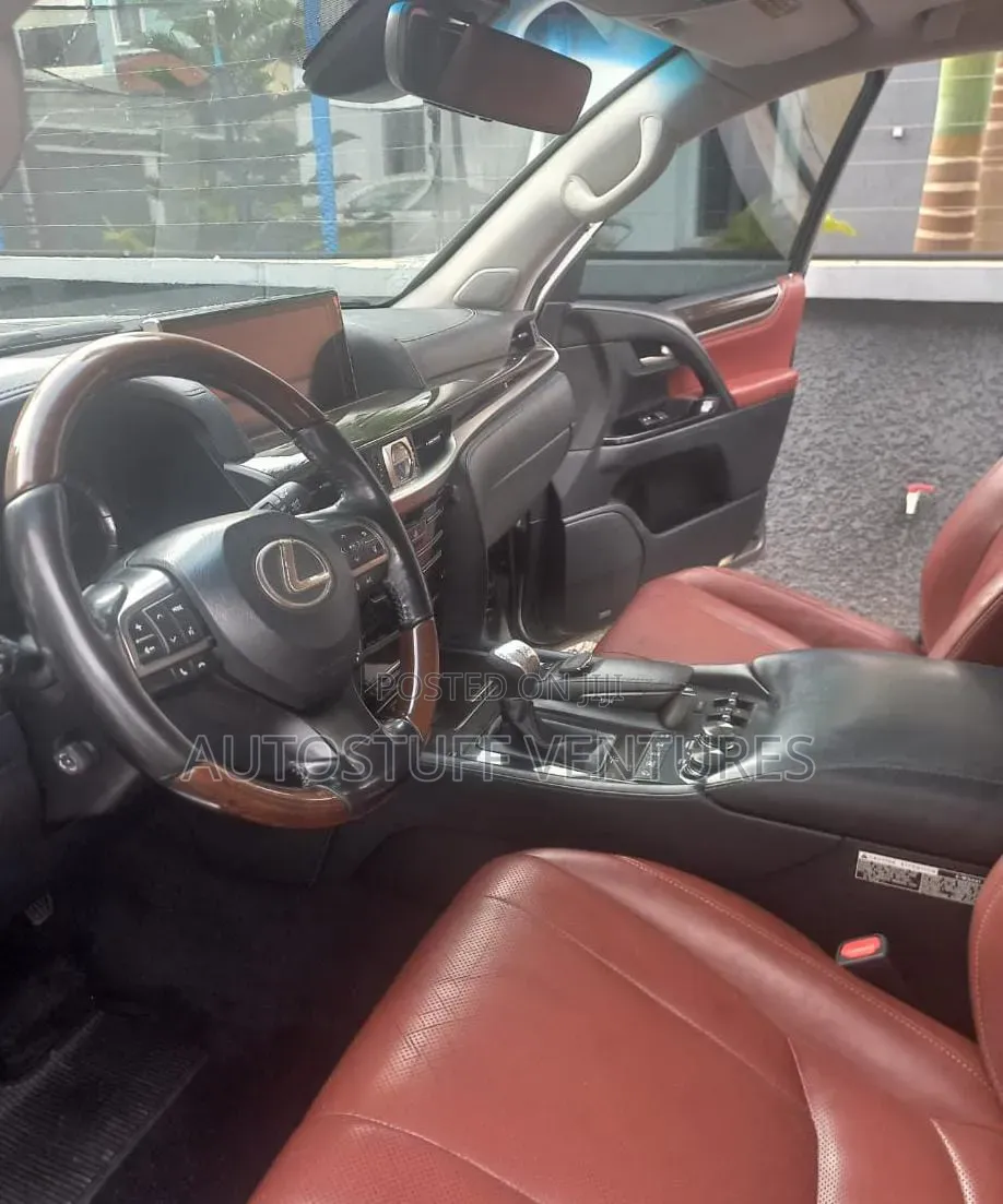 Lexus LX 570 AWD 2018 Gold