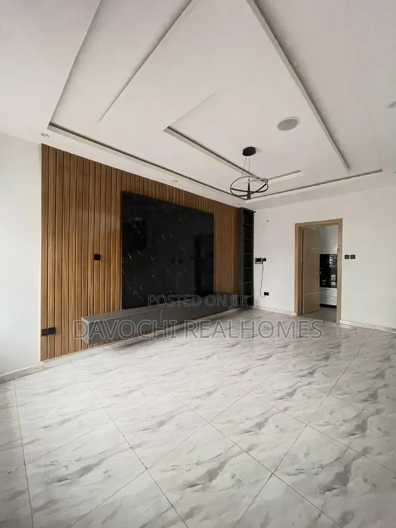3bdrm Duplex in Ikota for rent