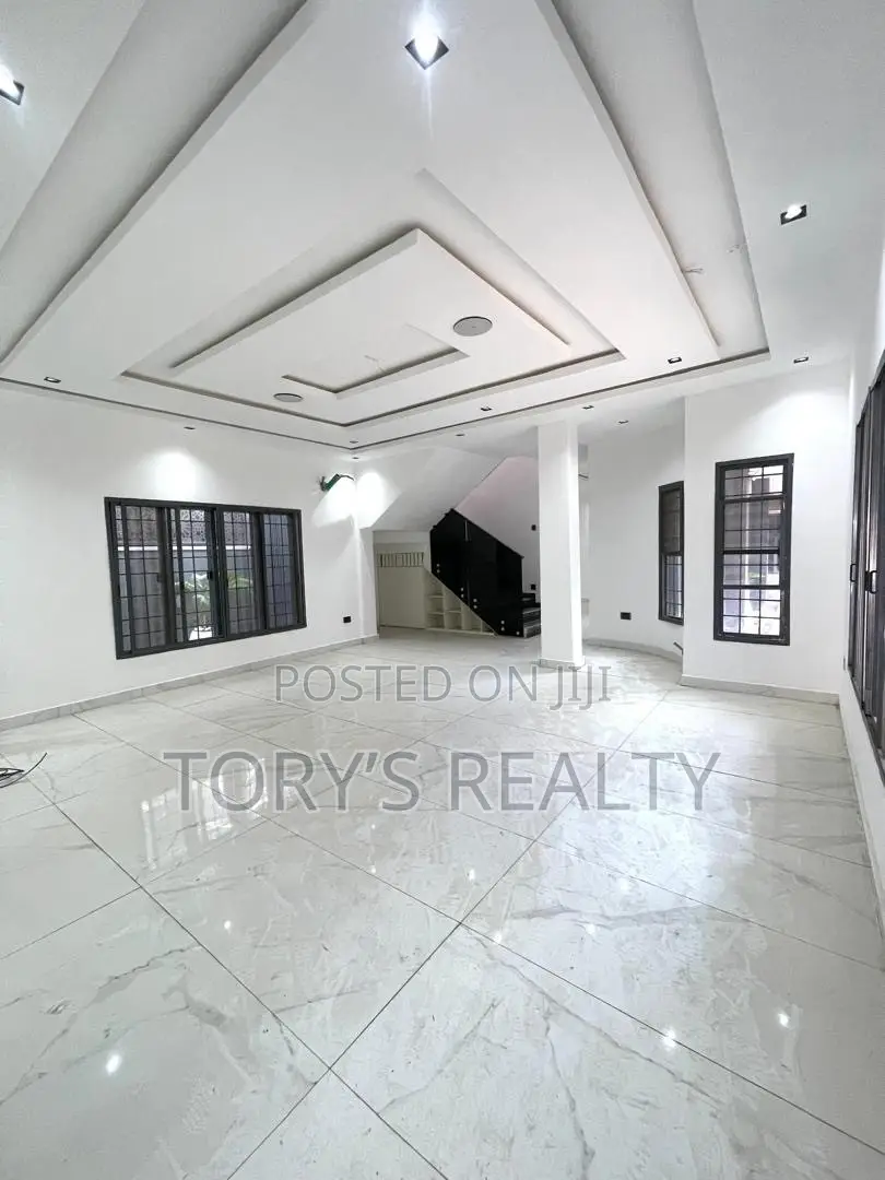 5bdrm Duplex in Lekki Phase 1 for rent