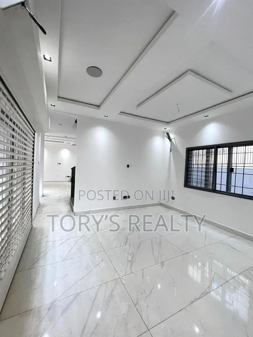 5bdrm Duplex in Lekki Phase 1 for rent