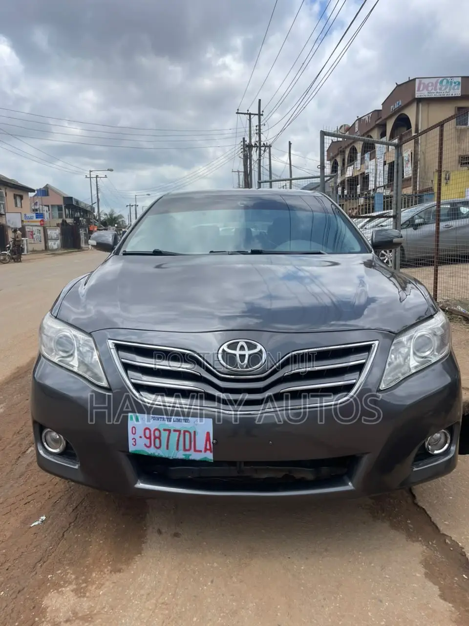 Toyota Camry LE 4dr Sedan (2.5L 4cyl 6AM) 2010 Gray