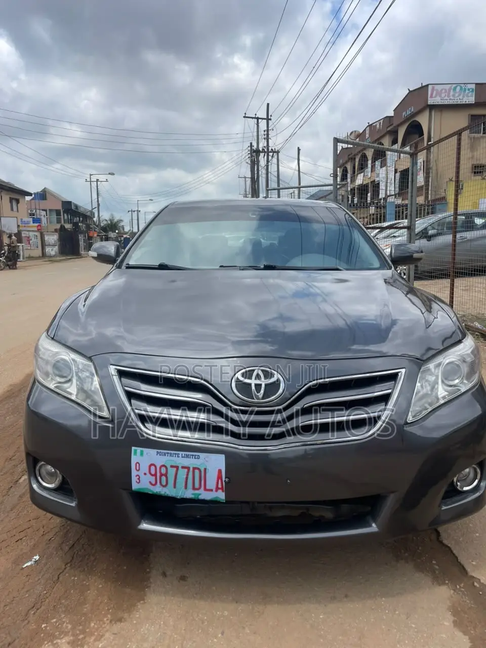 Toyota Camry LE 4dr Sedan (2.5L 4cyl 6AM) 2010 Gray