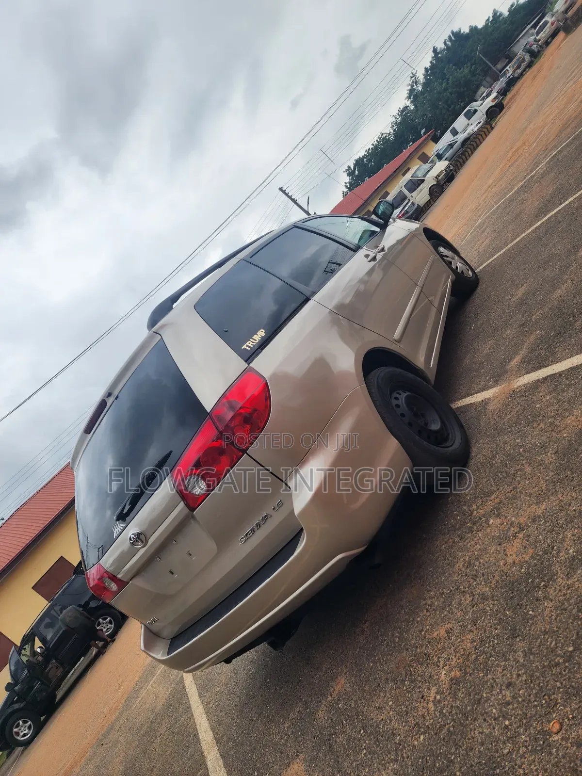 Toyota Sienna LE FWD 2006 Gold