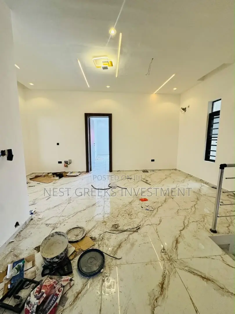 5bdrm Duplex in Magodo Gra 2, Berger for rent