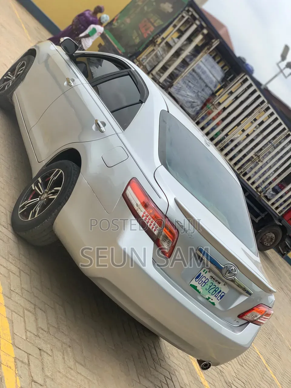 Toyota Camry LE 4dr Sedan (2.5L 4cyl 6AM) 2010 Silver