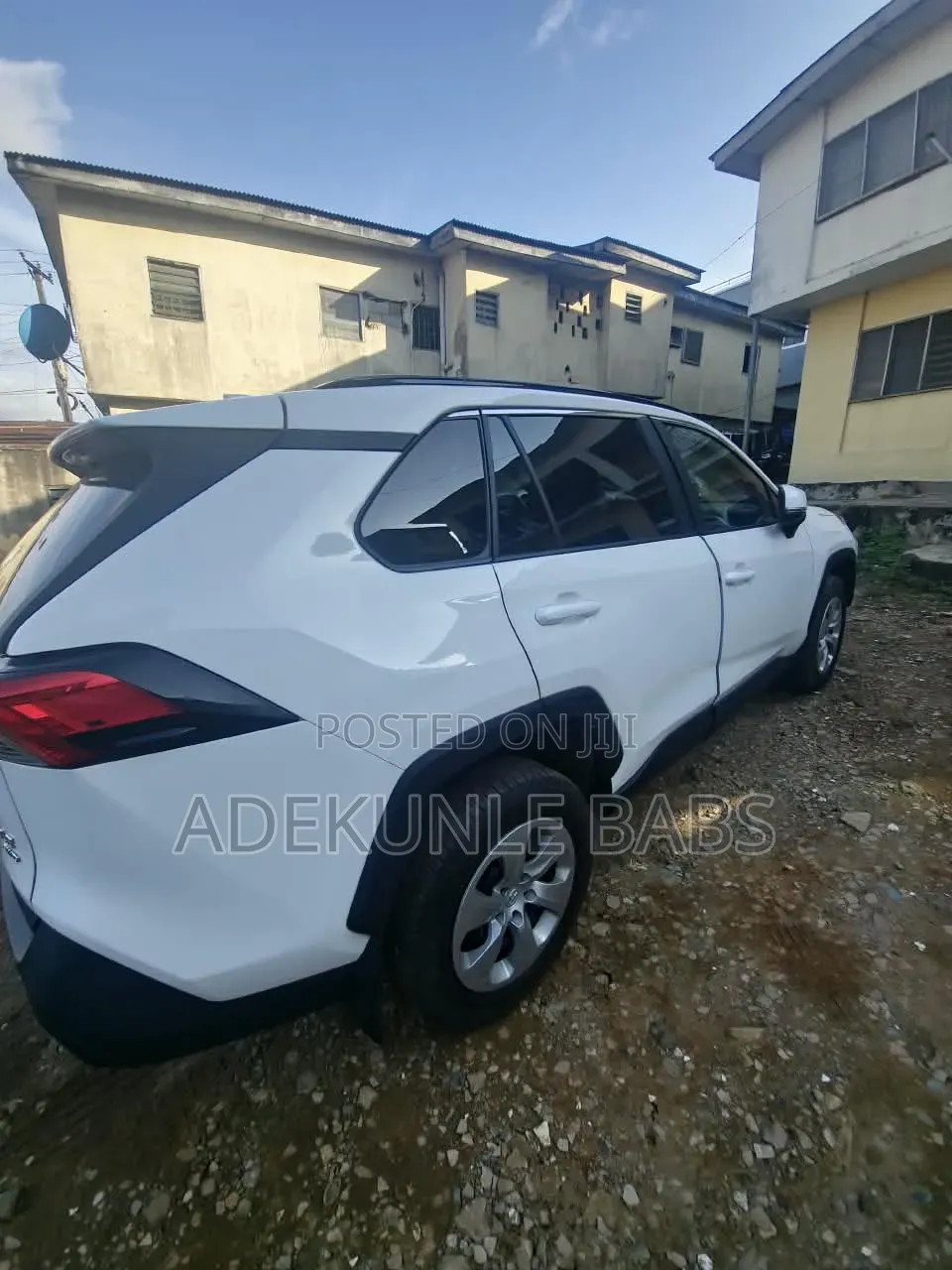 Toyota RAV4 LE AWD 2019 Off white