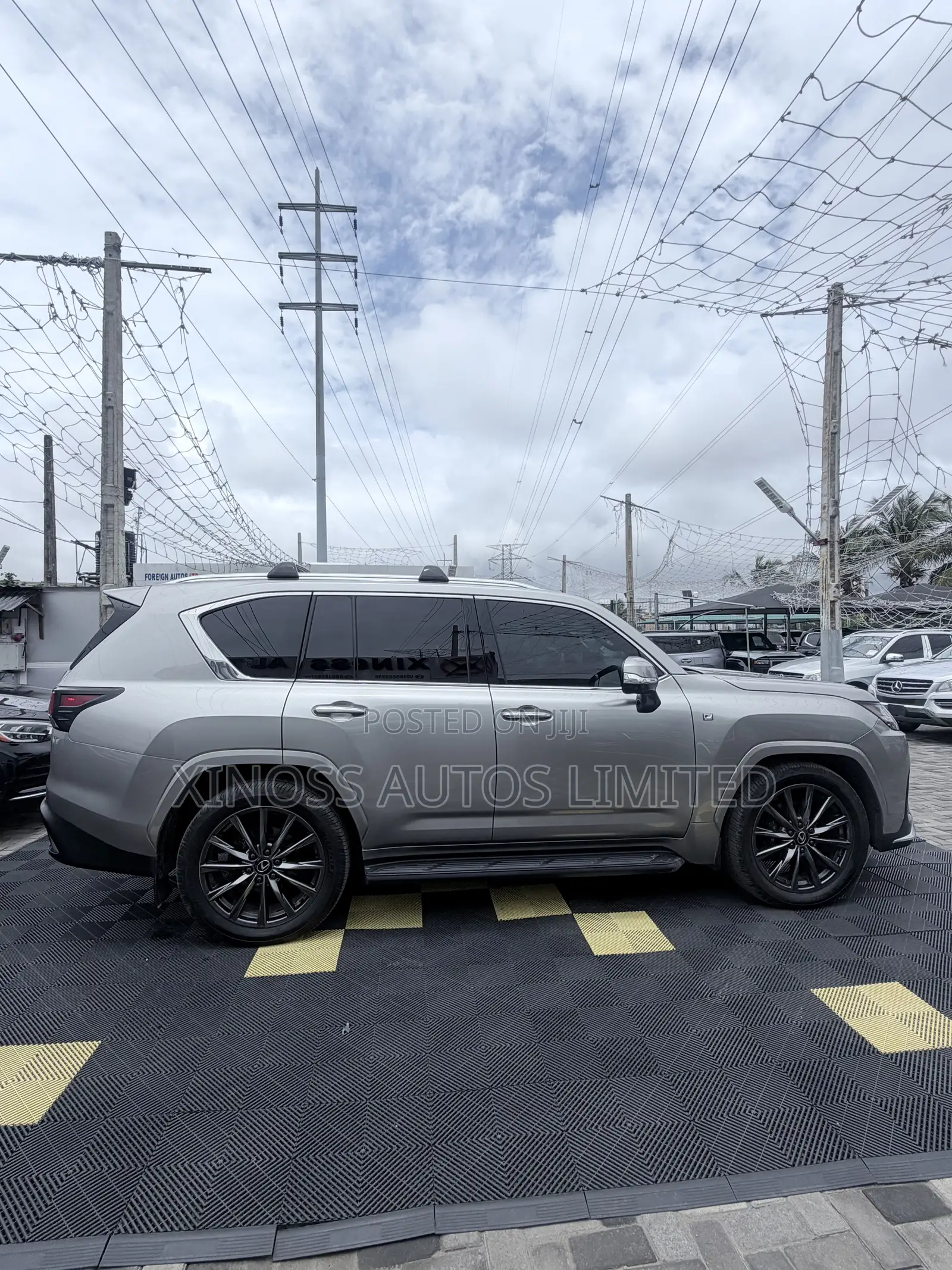 Lexus LX 600 2024 Gold