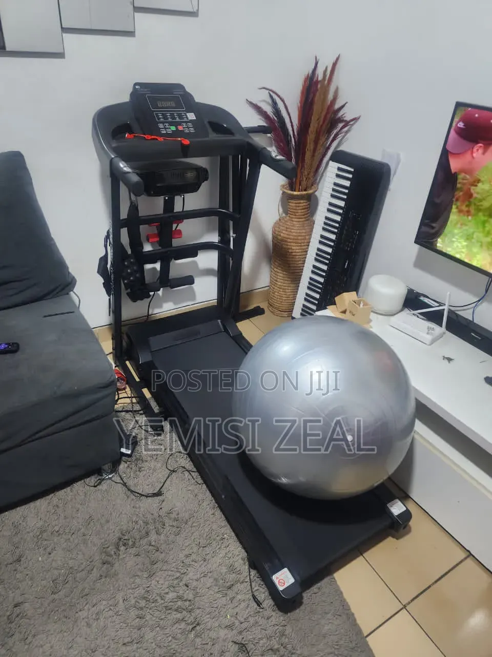 2.5HP Treadmill With 15% Incline, Bluetooth, Free Gym Ball, E.t.c.