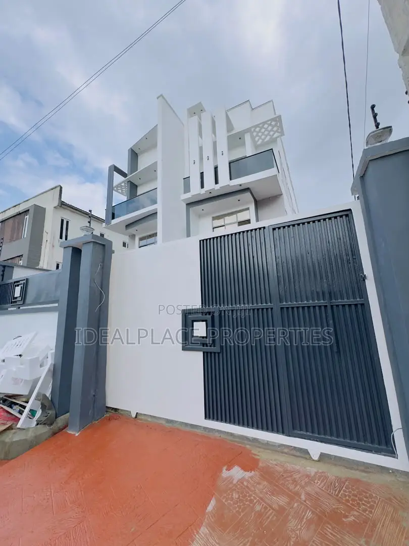 5bdrm Duplex in Adeniyi Jones for sale