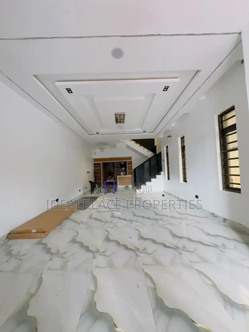 5bdrm Duplex in Adeniyi Jones for sale