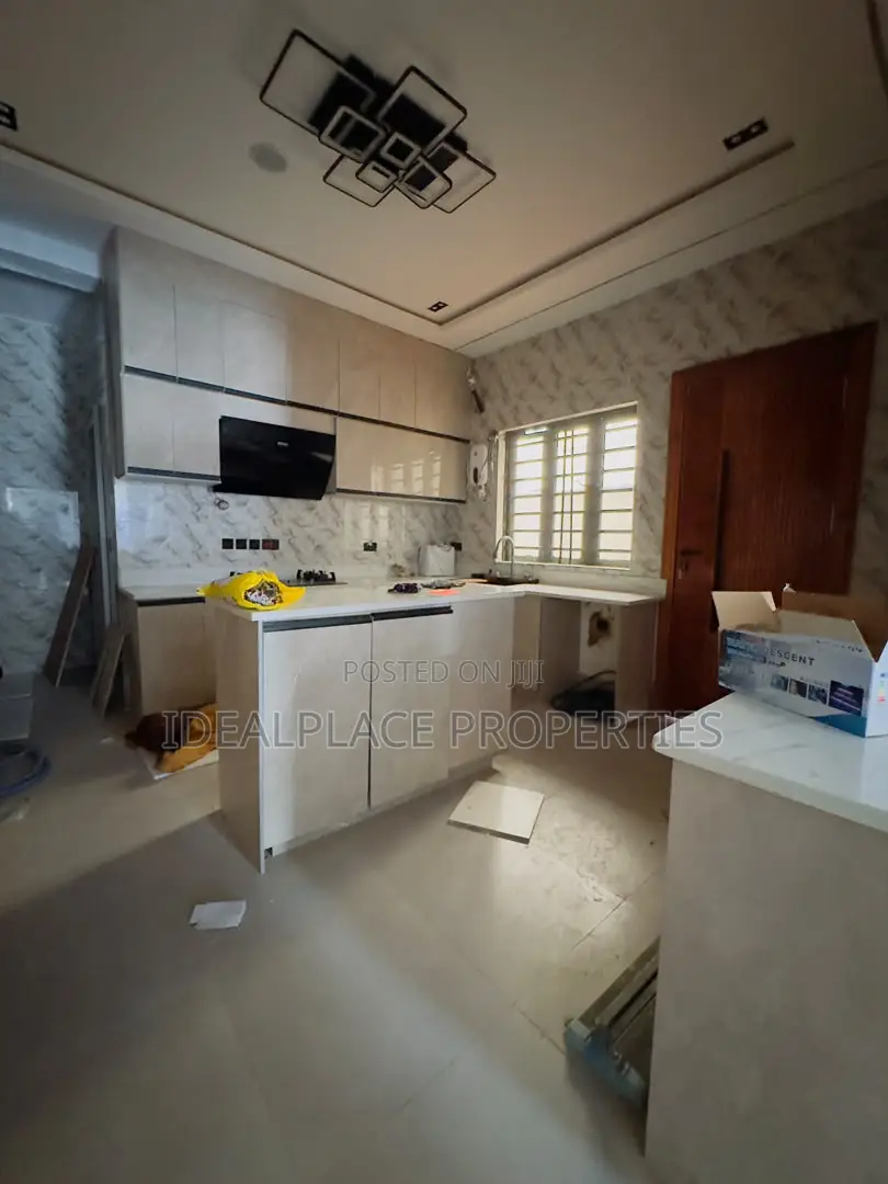 5bdrm Duplex in Adeniyi Jones for sale