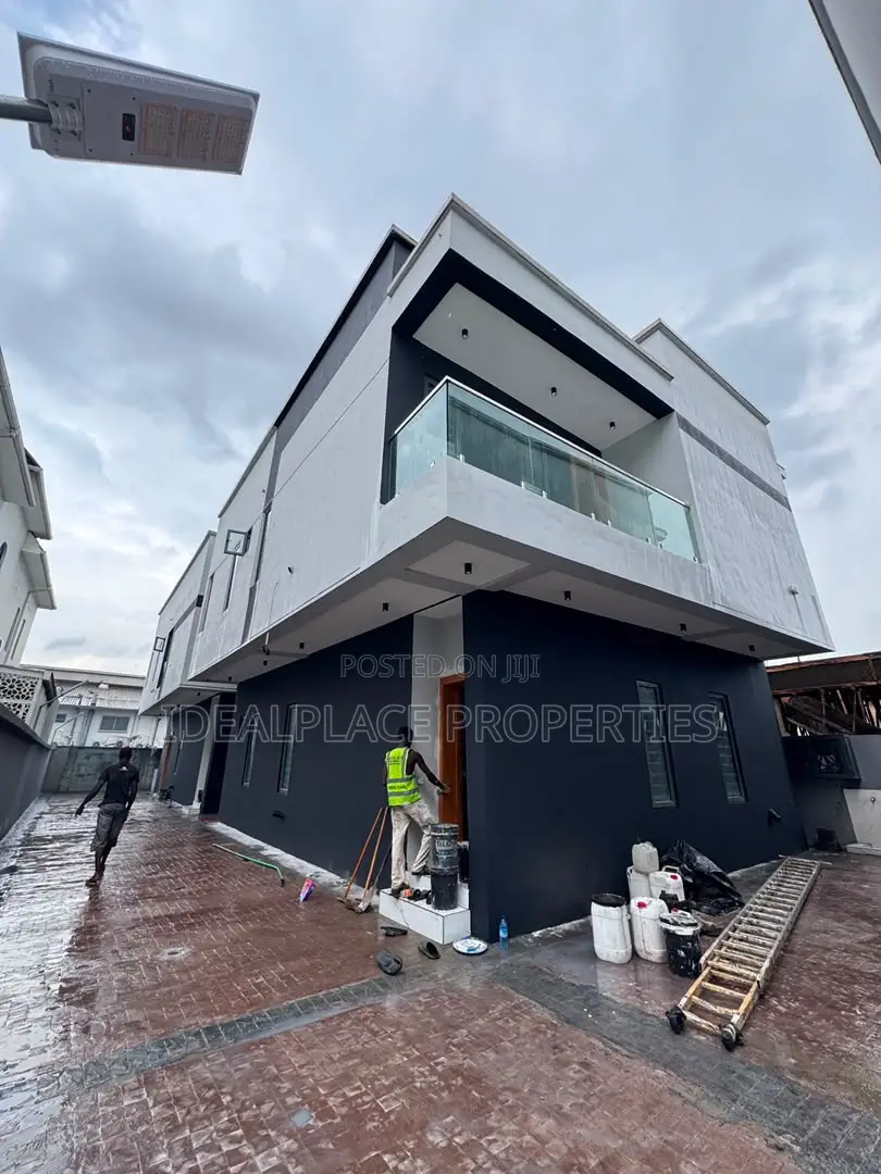 4bdrm Duplex in Surulere for sale