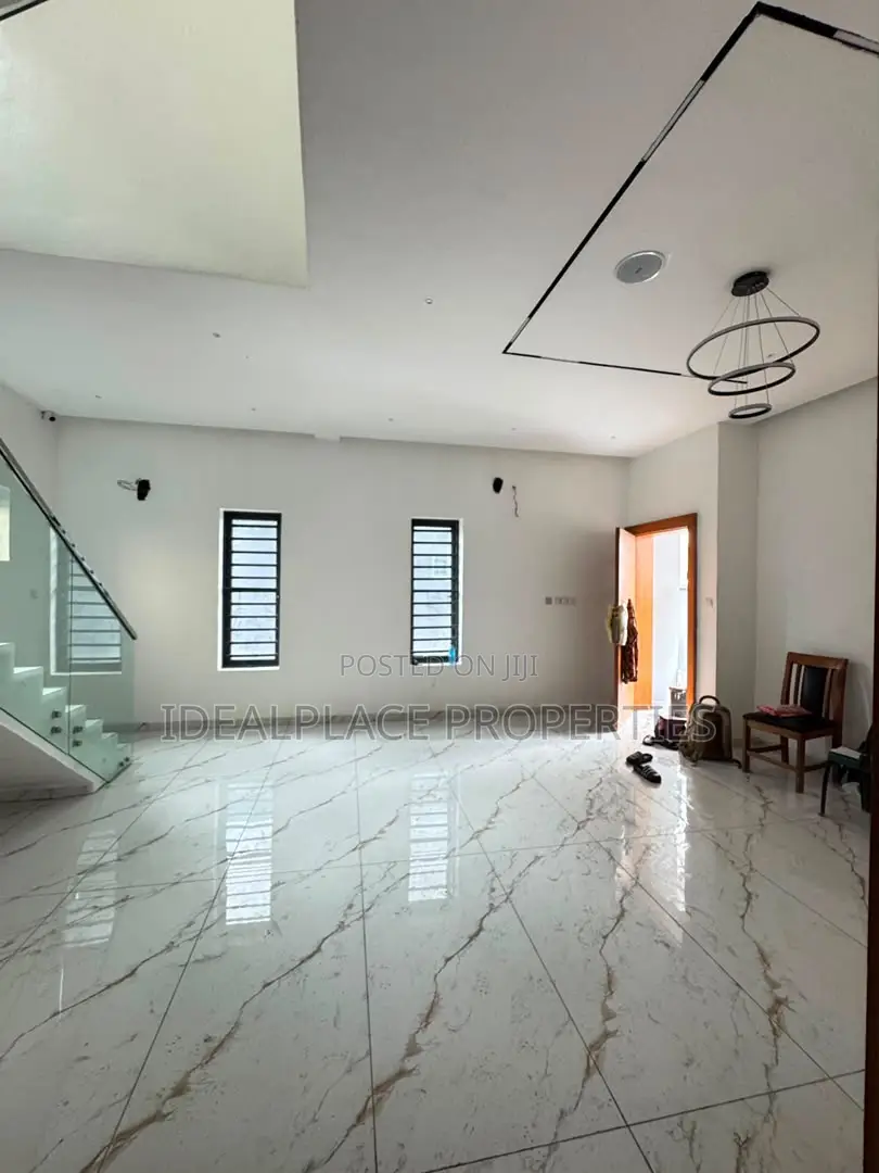 4bdrm Duplex in Surulere for sale