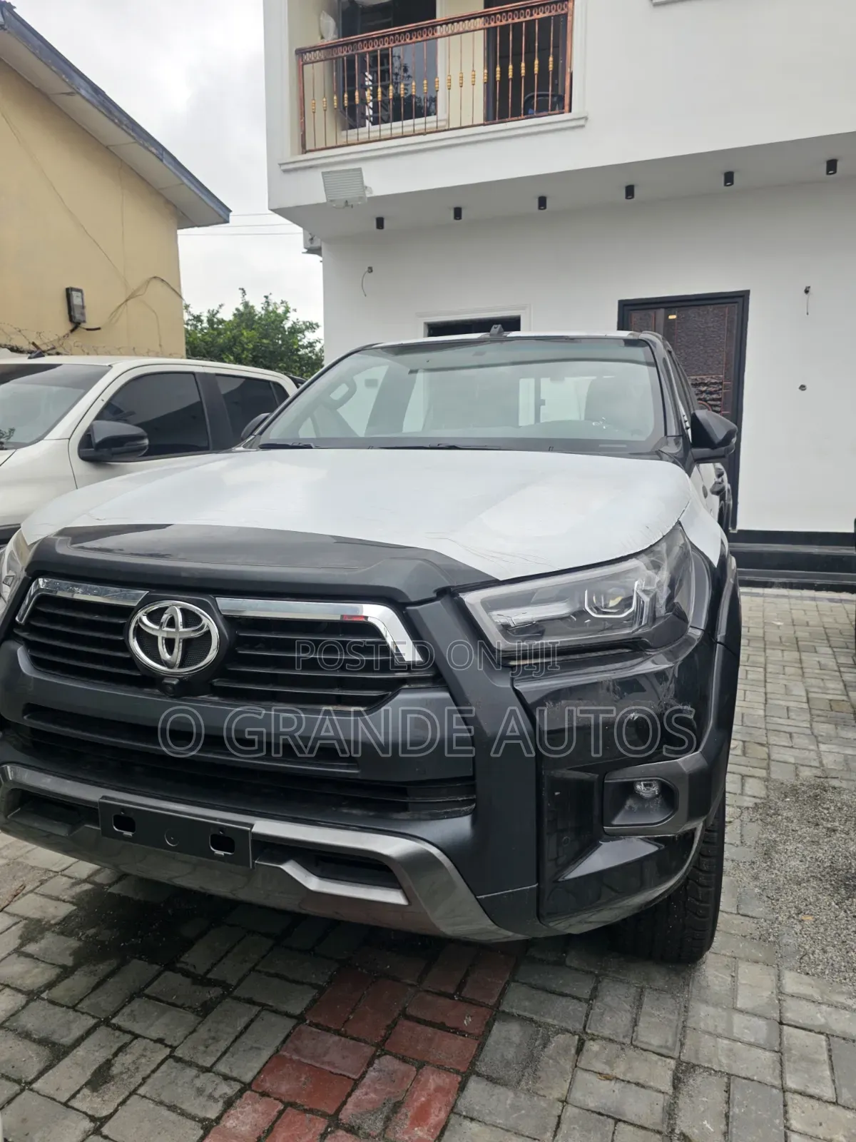 New Toyota Hilux 2025 Black