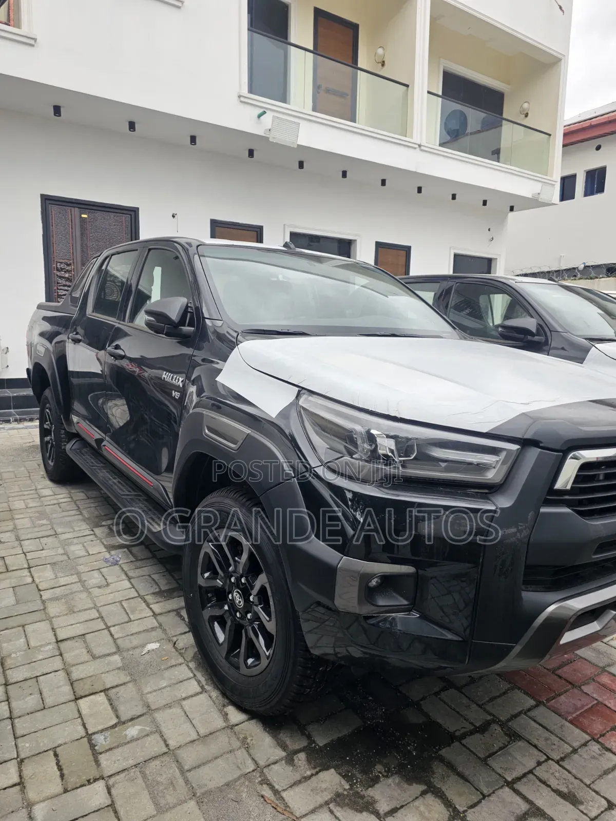 New Toyota Hilux 2025 Black
