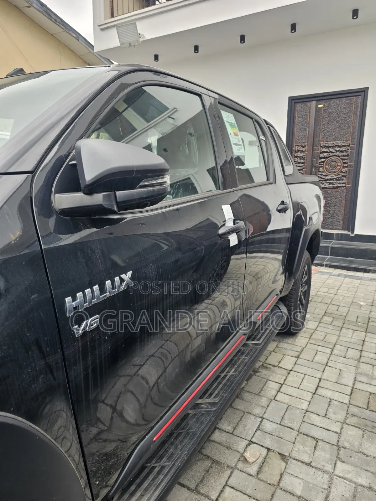 New Toyota Hilux 2025 Black