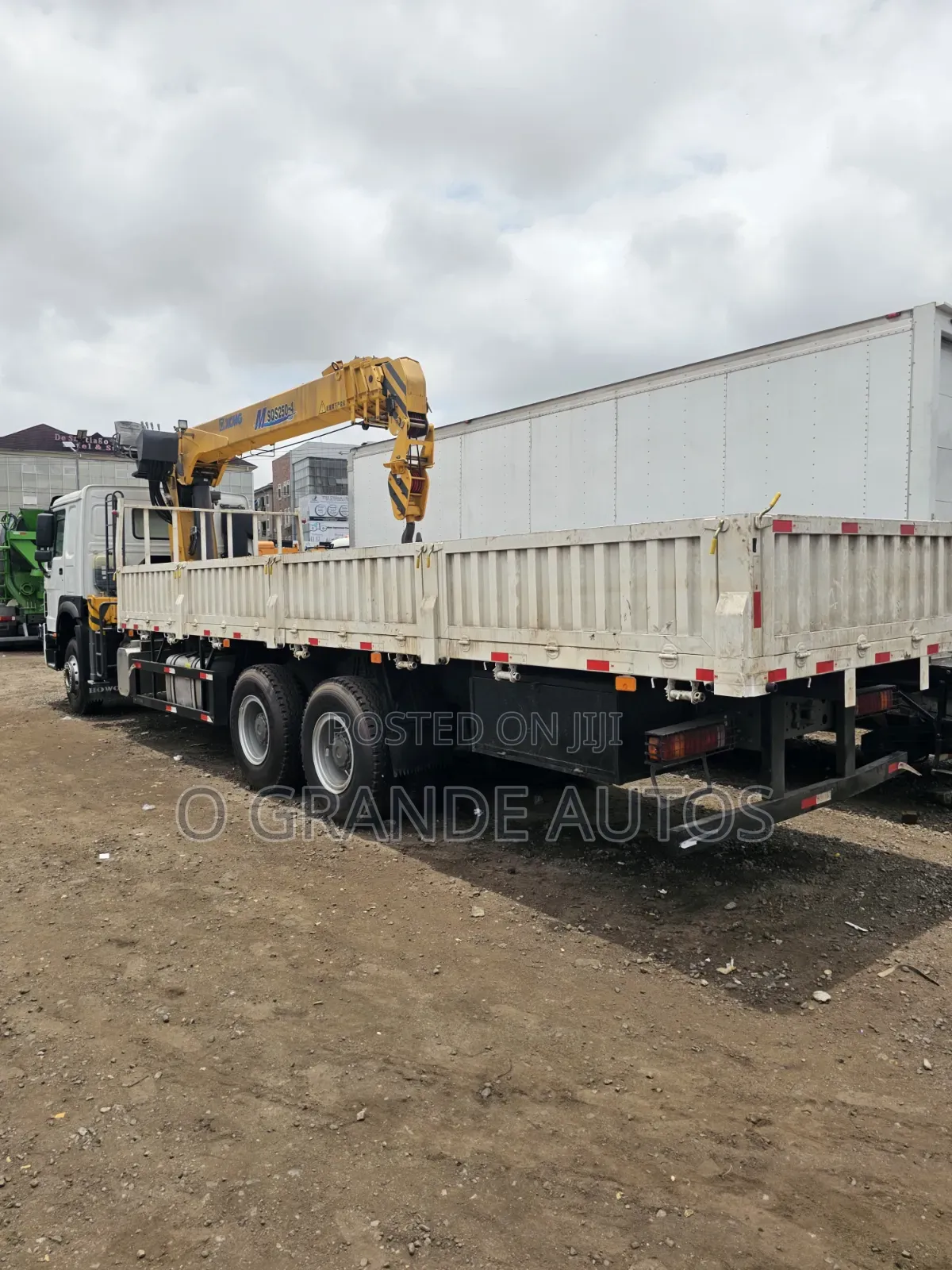 Howo 12.5-Ton Hydraulic Crane (Hiab) Truck