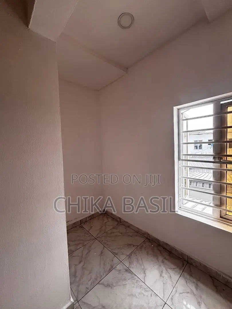 4bdrm Shared Apartment in Ikota for rent