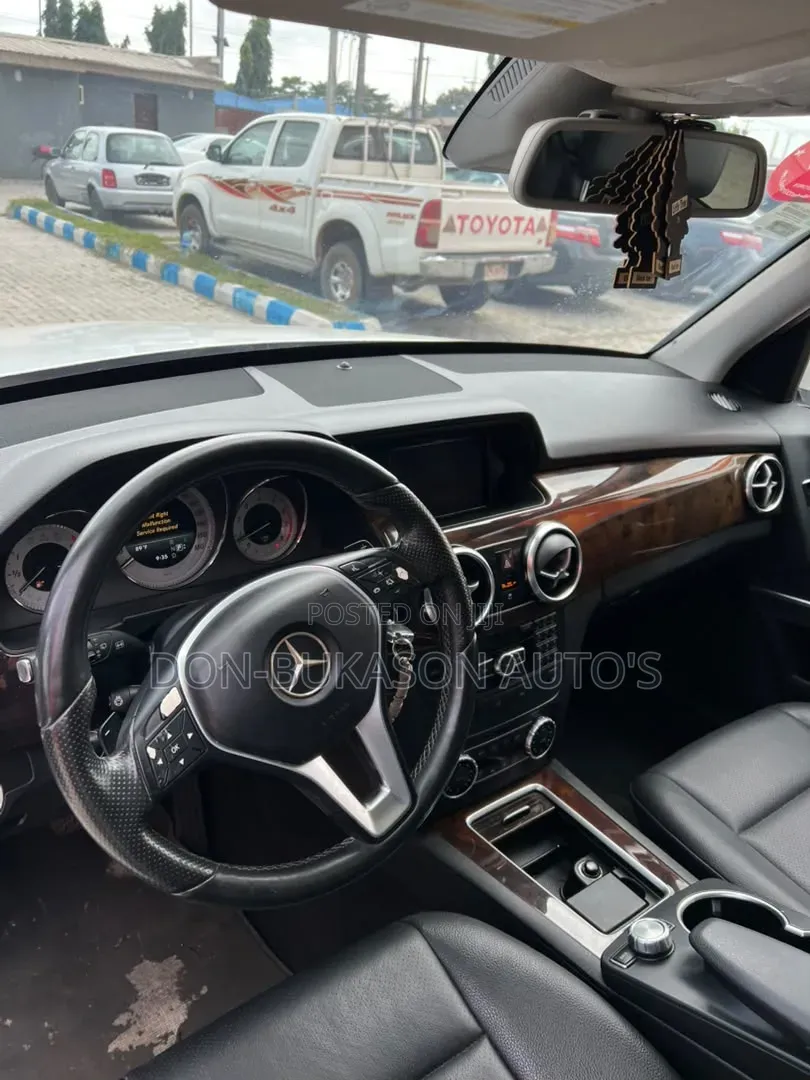 Mercedes-Benz GLK-Class Base GLK 350 4dr 4x2 (3.5L 6cyl 7A) 2015 White