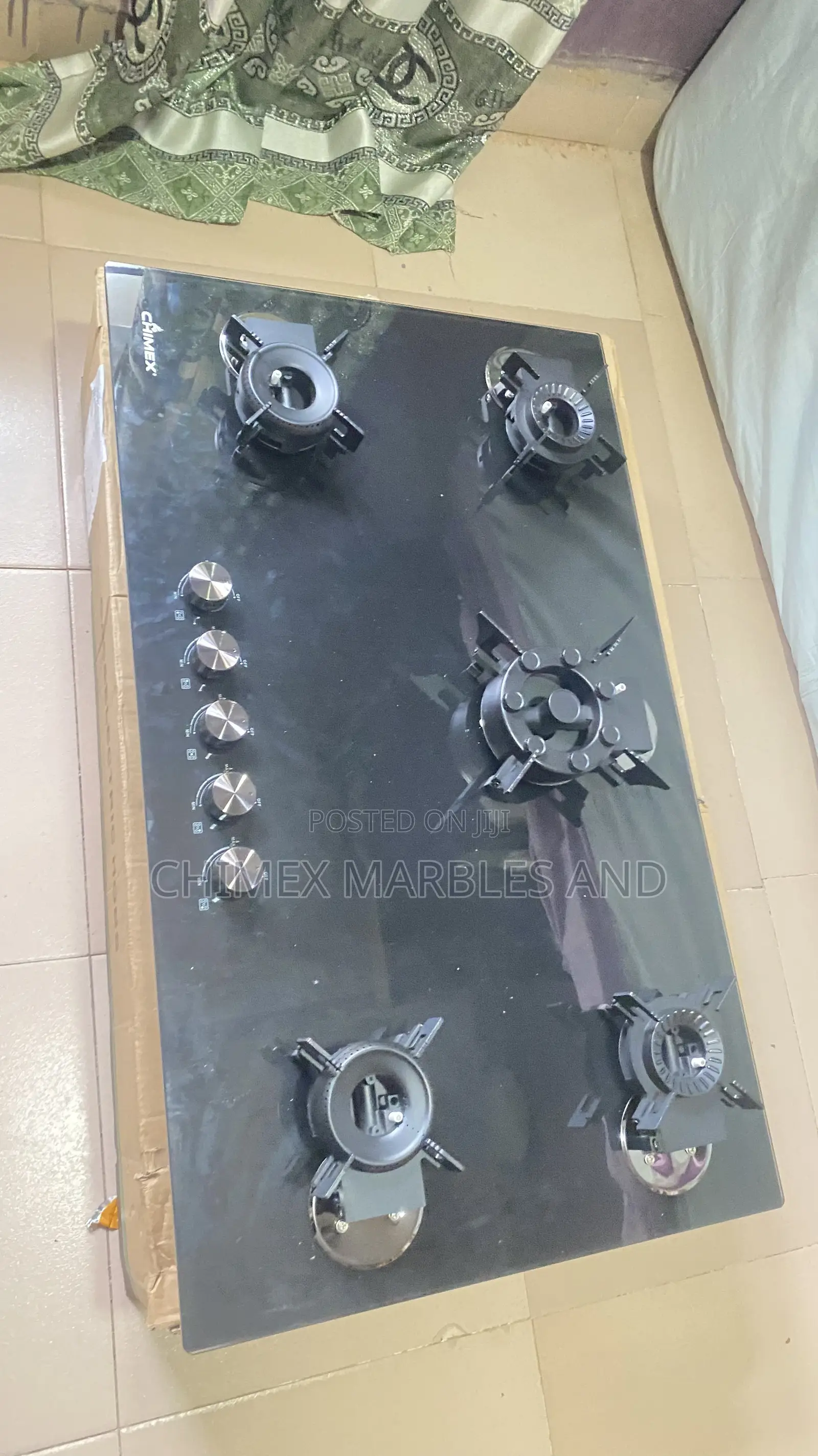 Luxury 5 Burner Gas Hob – Black Glass Flip Up