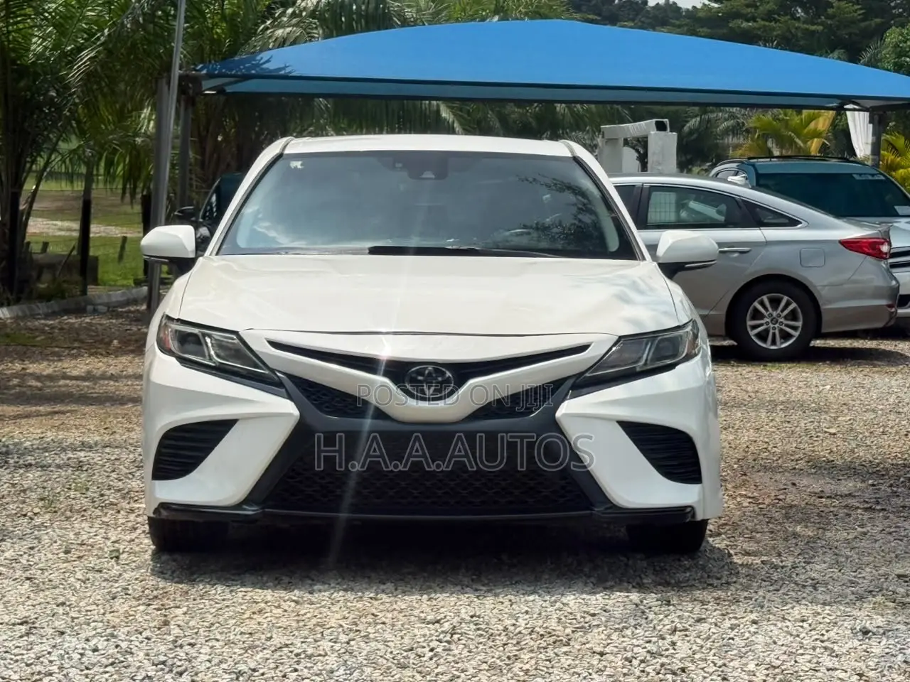Toyota Camry SE 2023 White