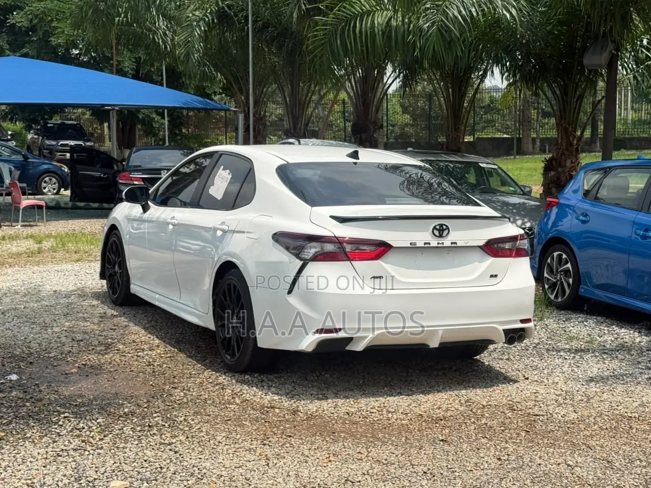 Toyota Camry SE 2023 White