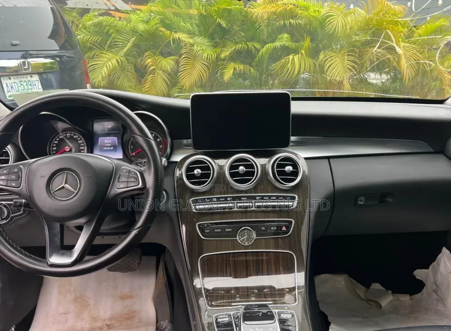 Mercedes-Benz C300 2016 Black