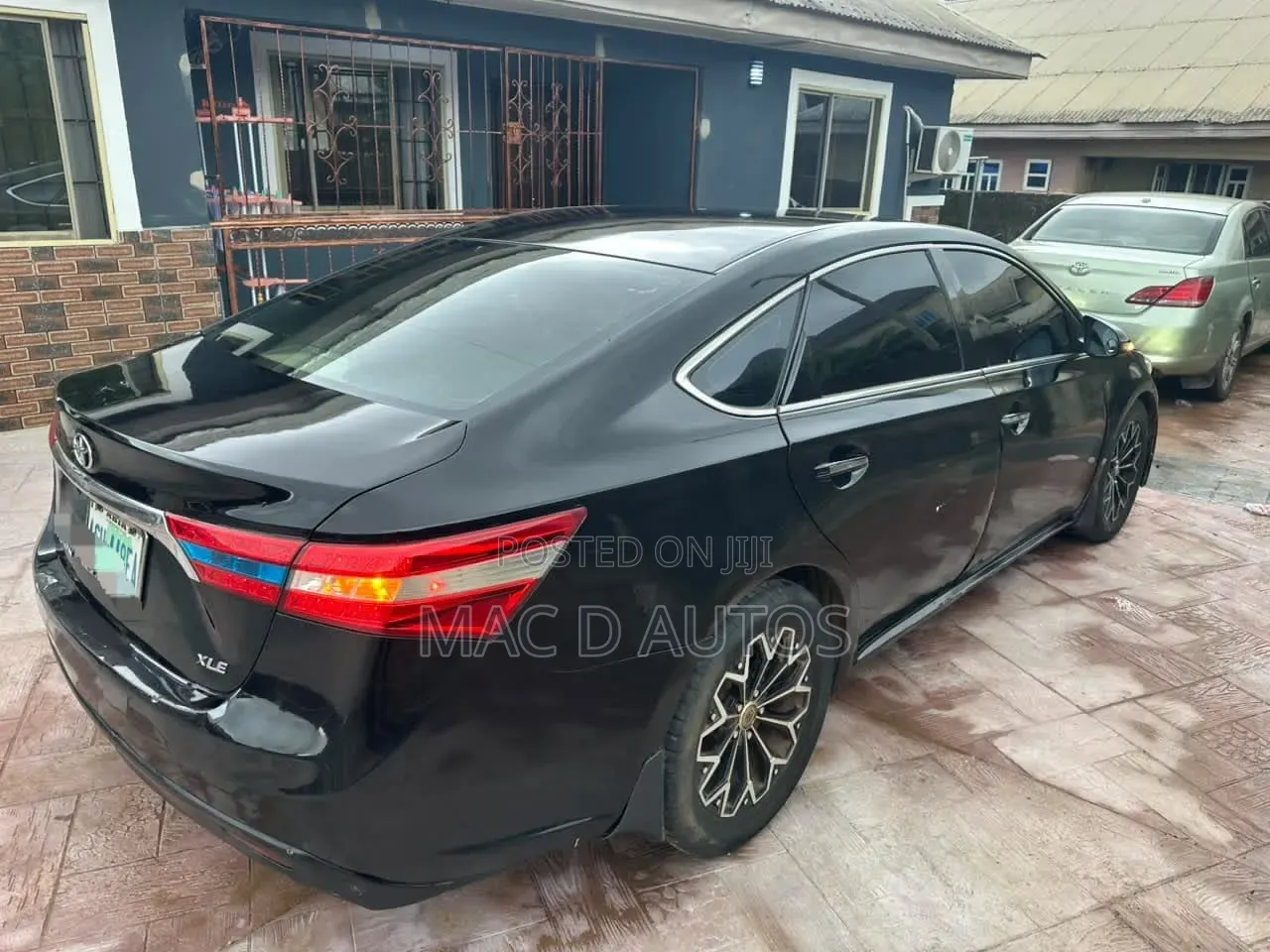 Toyota Avalon Limited Sedan FWD (3.5L 6cyl 6A) 2017 Black