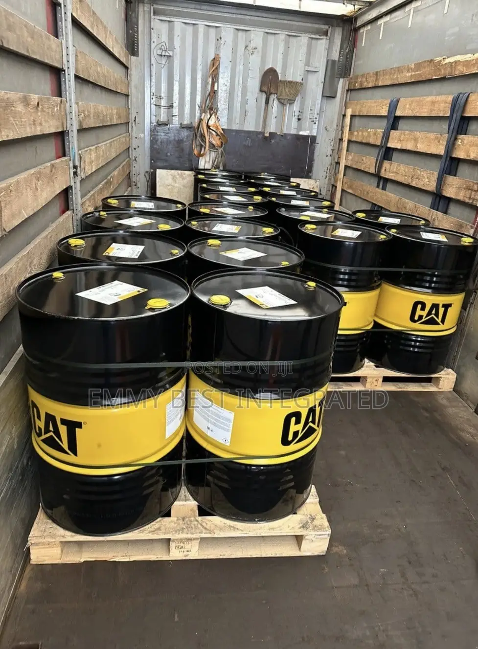 Caterpillar Cat DEO 15w-40 Diesel Engine Oil.