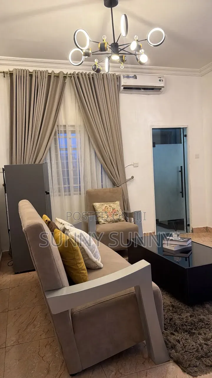 Entire 1 Bedroom Apt With Snooker