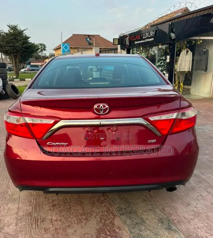 Toyota Camry SE 4dr Sedan (2.5L 4cyl 6A) 2015 Burgundy