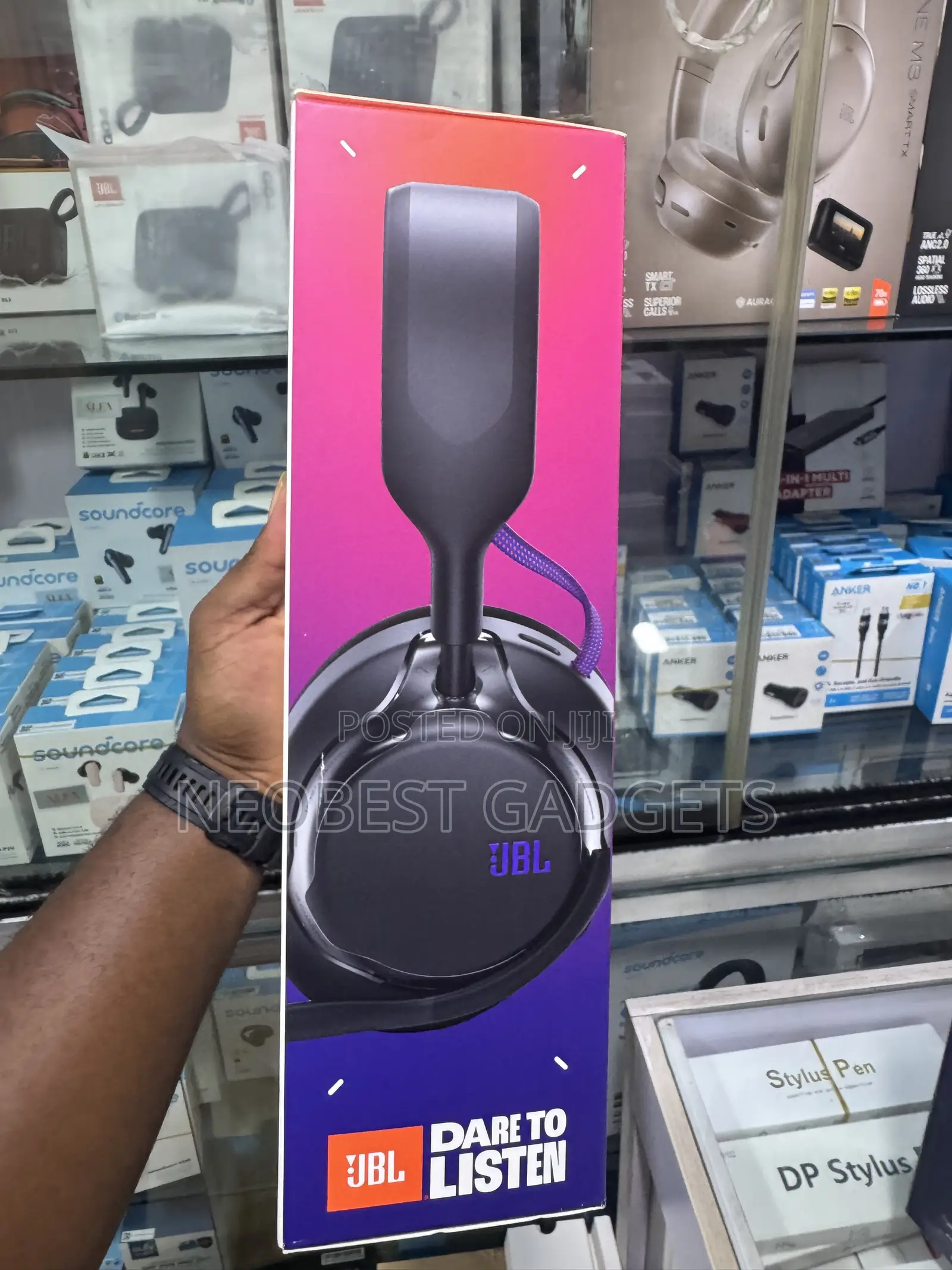 JBL QUANTUM 650 Wireless Headphones