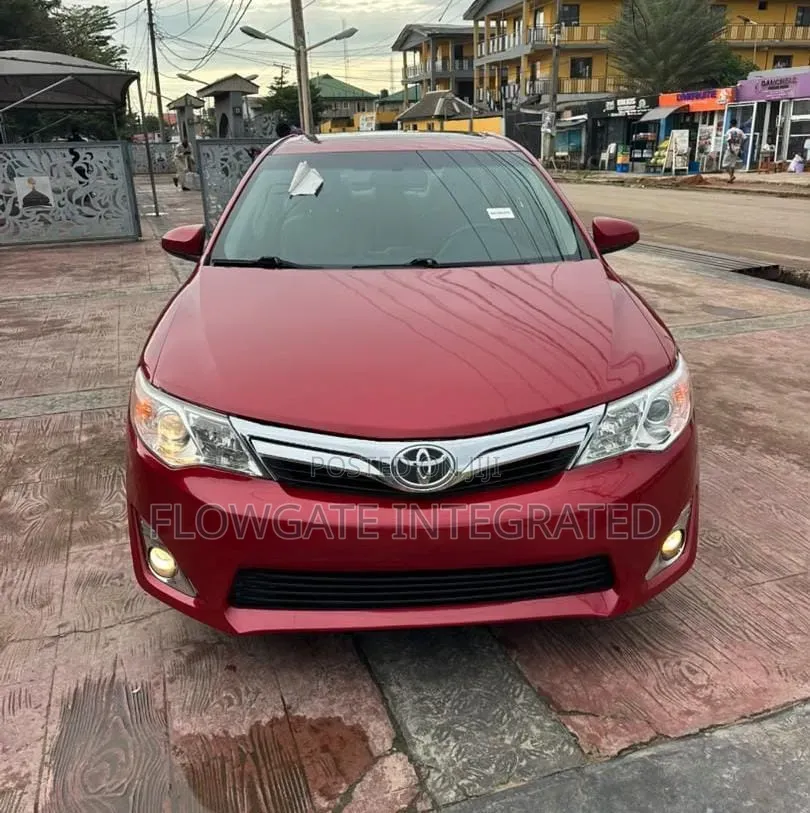 Toyota Camry XLE 4dr Sedan (2.5L 4cyl 6A) 2012 Red