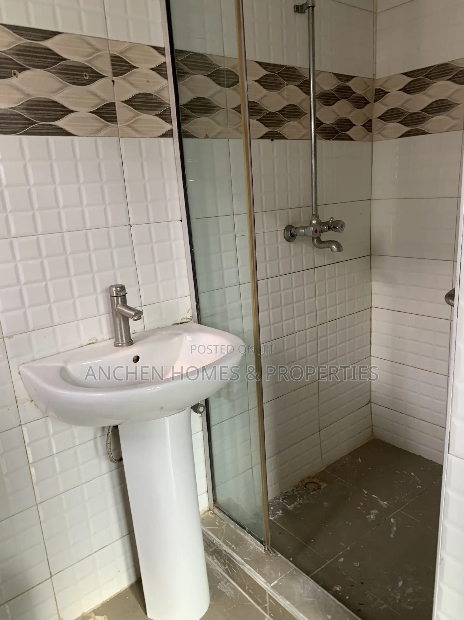 2bdrm Apartment in Ikota Gra, Lekki for rent