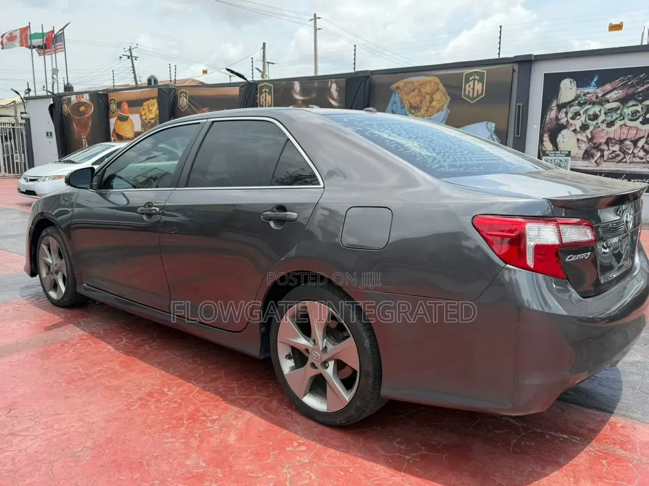 Toyota Camry SE V6 4dr Sedan (3.5L 6cyl 6A) 2012 Gray