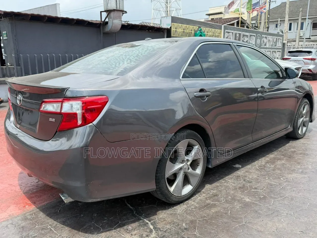 Toyota Camry SE V6 4dr Sedan (3.5L 6cyl 6A) 2012 Gray