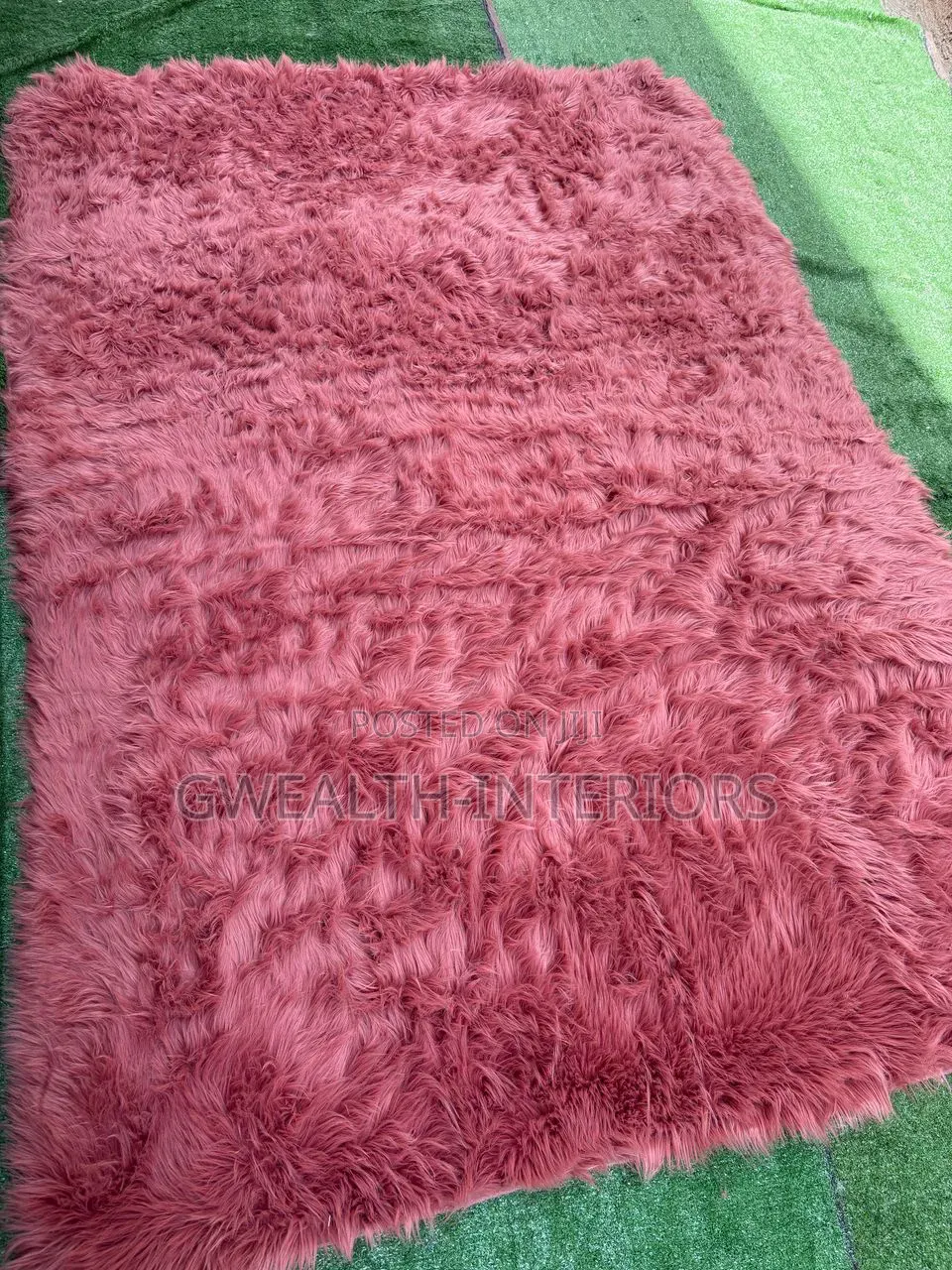 Pure White Fluffy Center Rugs Available in Different Colours