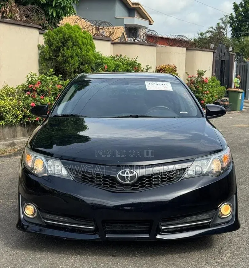 Toyota Camry SE V6 4dr Sedan (3.5L 6cyl 6A) 2012 Black