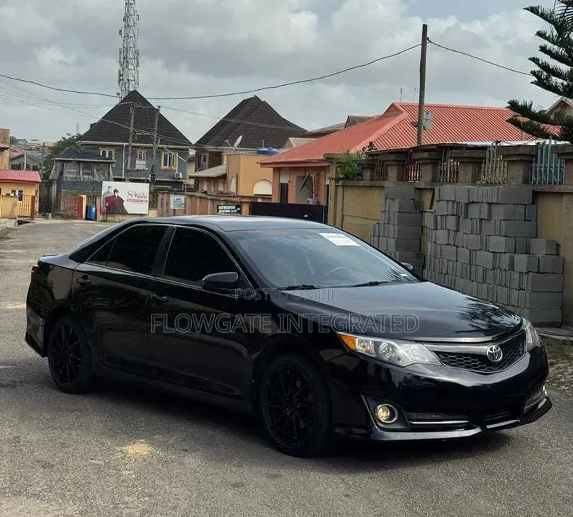 Toyota Camry SE V6 4dr Sedan (3.5L 6cyl 6A) 2012 Black